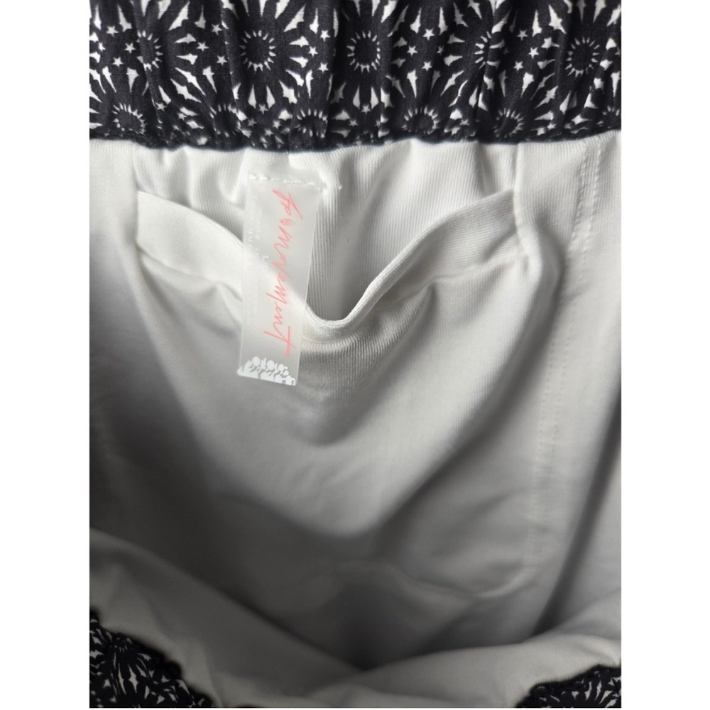Free People Movement Varsity Blues Printed Shorts Starburst Geo-Black Combo - Picture 10 of 11